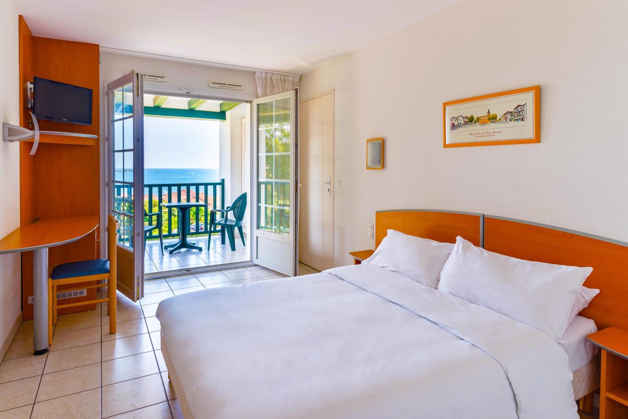 Azureva Hendaye Hotel Exterior photo